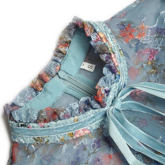 Dress - Picture 4 of 5